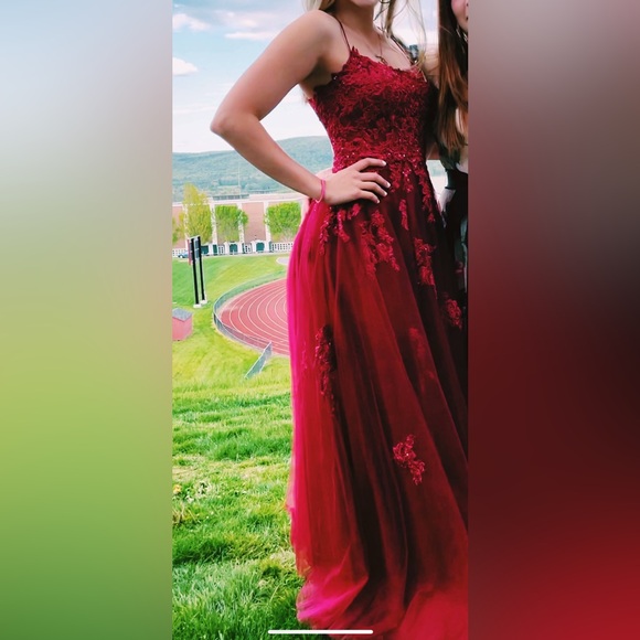 JJ’s House red dress. Fits size medium. In great condition - Picture 5 of 6